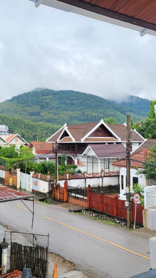 Midnight Blue Guesthouse Luang Prabang Buitenkant foto