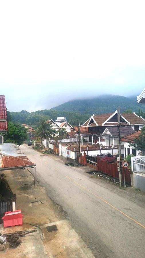 Midnight Blue Guesthouse Luang Prabang Buitenkant foto